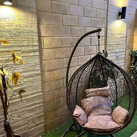 Luxury Flat With Garden And Private Entrance شقة فاخرة بحديقة و مدخل خاص Il Il Cairo Esterno foto