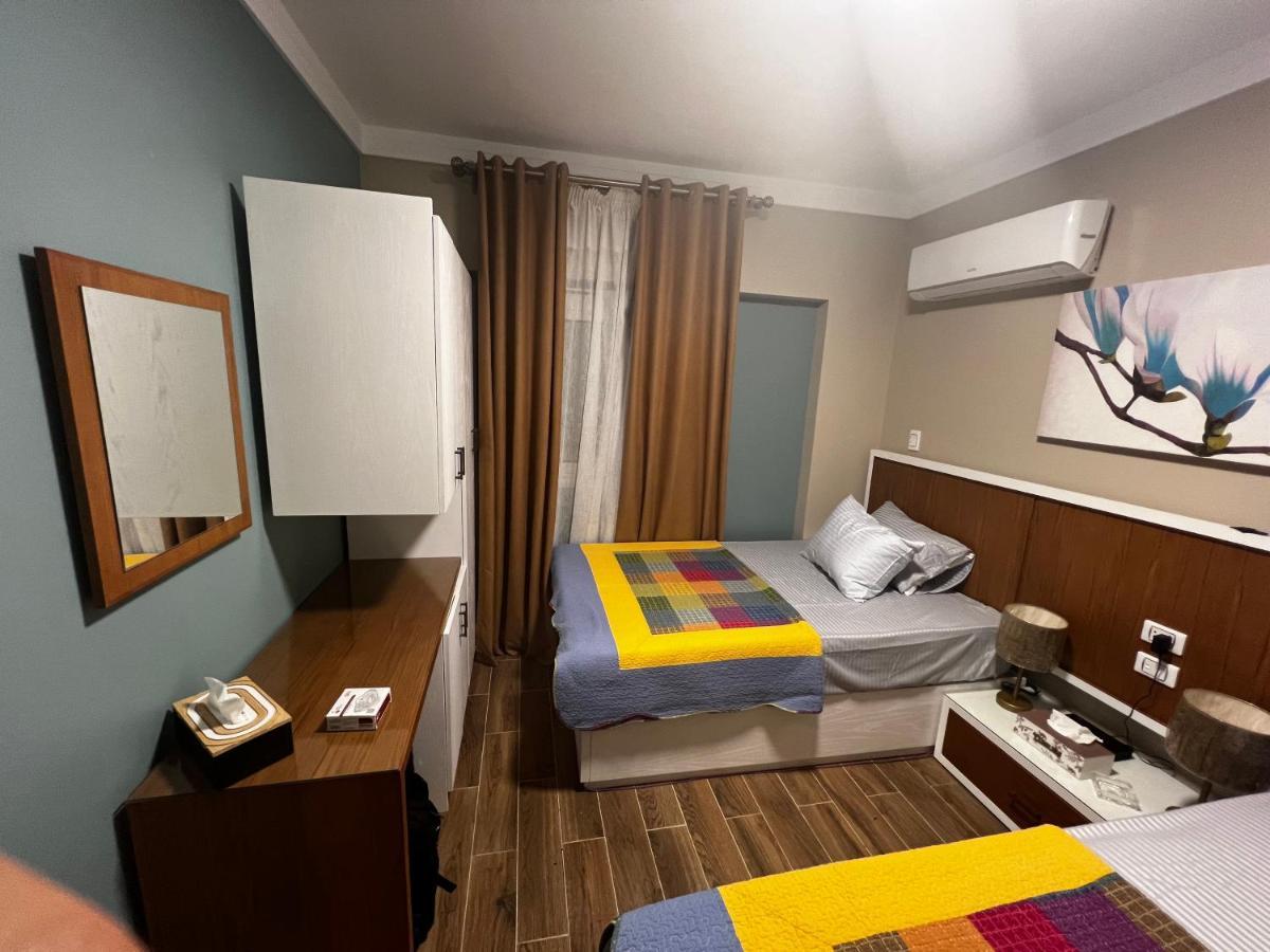 Luxury Flat With Garden And Private Entrance شقة فاخرة بحديقة و مدخل خاص Il Il Cairo Esterno foto