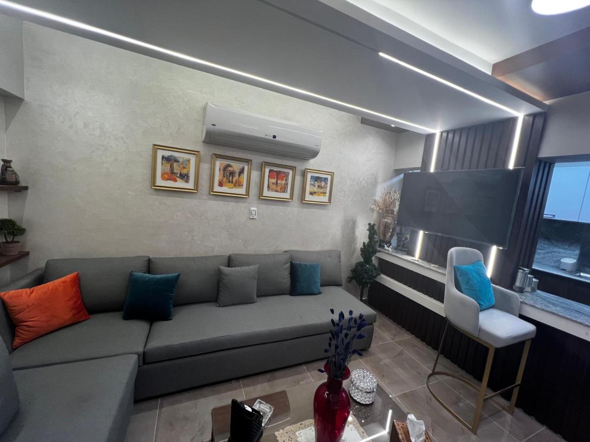 Luxury Flat With Garden And Private Entrance شقة فاخرة بحديقة و مدخل خاص Il Il Cairo Esterno foto