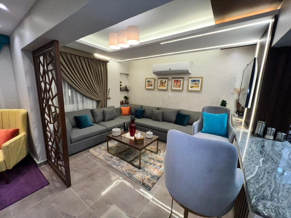 Luxury Flat With Garden And Private Entrance شقة فاخرة بحديقة و مدخل خاص Il Il Cairo Esterno foto