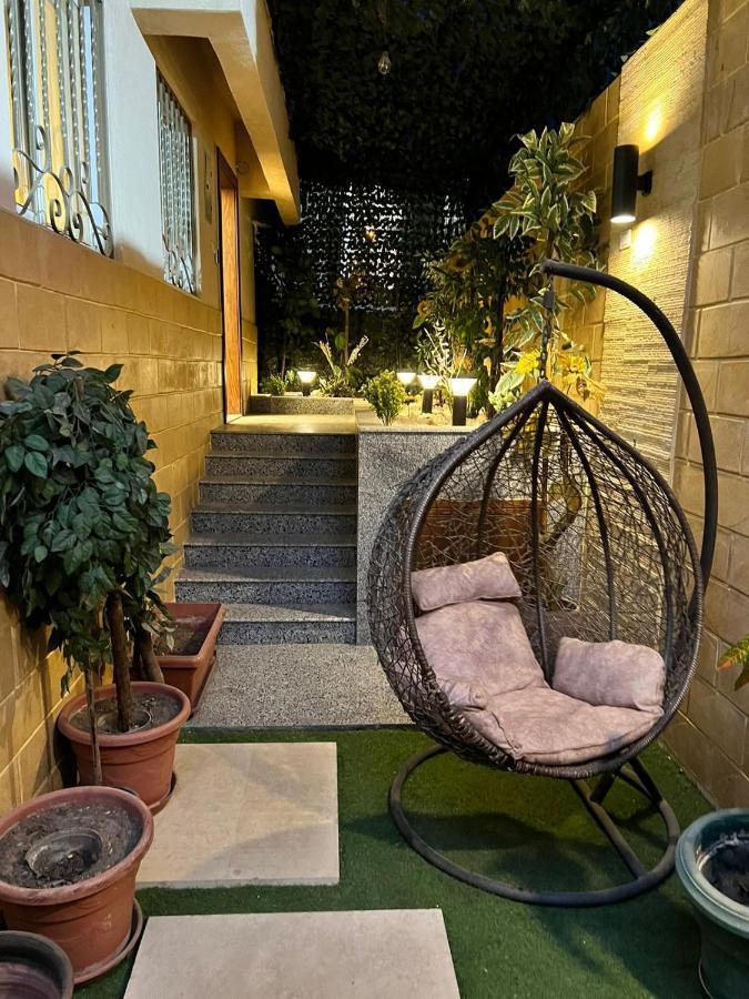 Luxury Flat With Garden And Private Entrance شقة فاخرة بحديقة و مدخل خاص Il Il Cairo Esterno foto