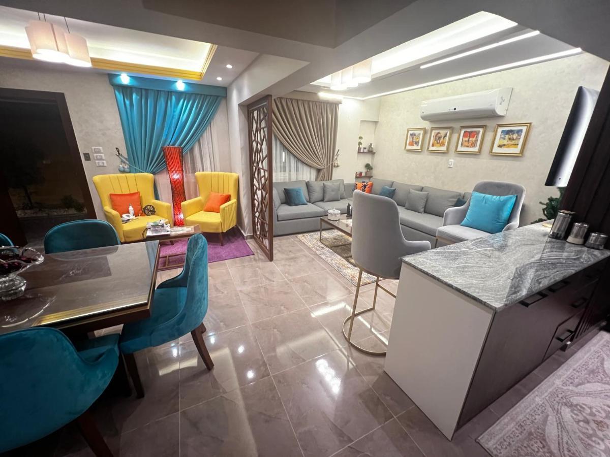 Luxury Flat With Garden And Private Entrance شقة فاخرة بحديقة و مدخل خاص Il Il Cairo Esterno foto