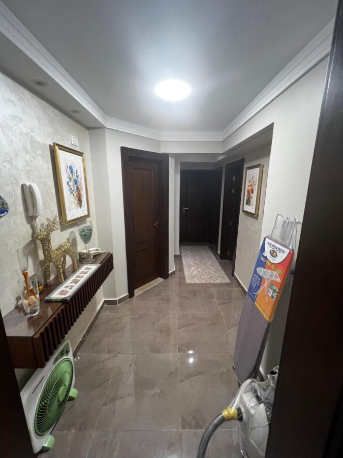 Luxury Flat With Garden And Private Entrance شقة فاخرة بحديقة و مدخل خاص Il Il Cairo Esterno foto