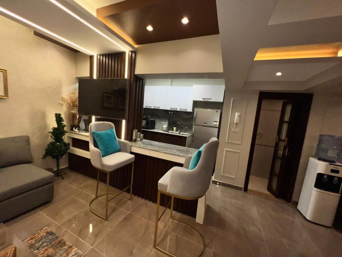 Luxury Flat With Garden And Private Entrance شقة فاخرة بحديقة و مدخل خاص Il Il Cairo Esterno foto