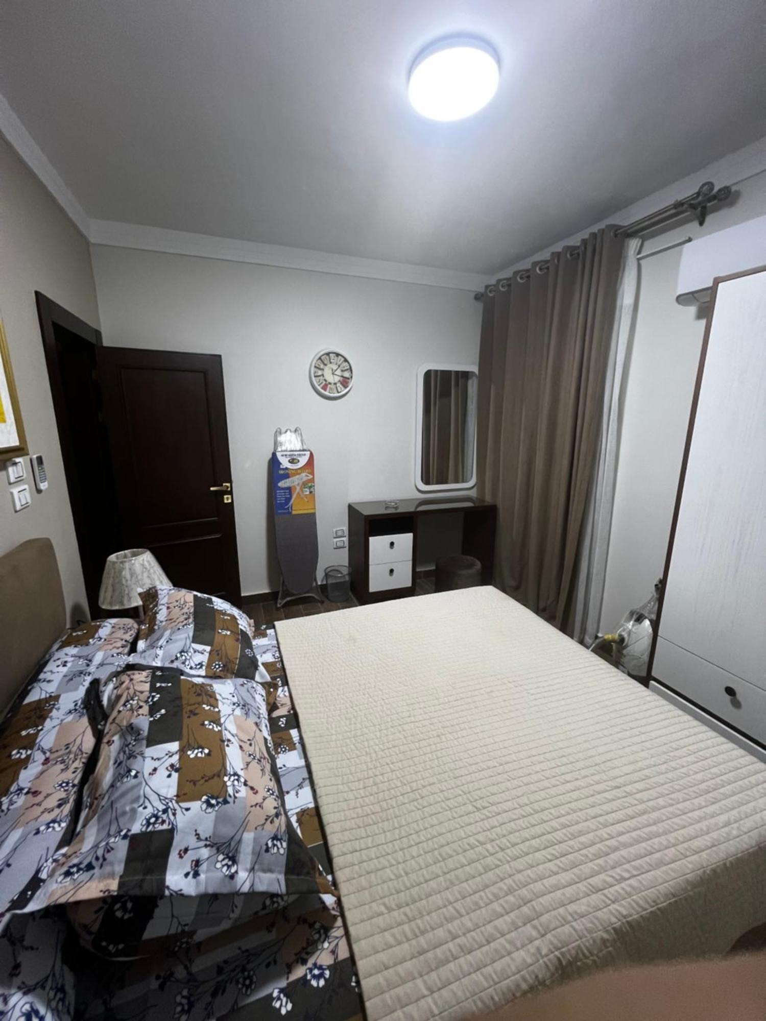 Luxury Flat With Garden And Private Entrance شقة فاخرة بحديقة و مدخل خاص Il Il Cairo Esterno foto
